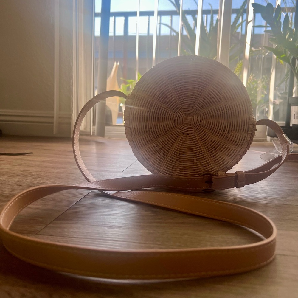 Rattan round zipper bag